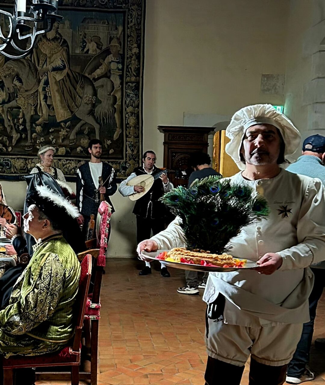 4 AVRIL 2026: Le Chevalier Stéphane Sausin avec la Croix de l&rsquo;ordre  était au tournage d&rsquo;un épisode de la vie de Catherine de Medicis