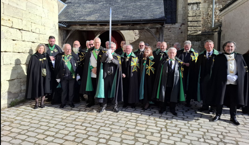 Membres du Prieuré Provincial de Touraine avec Alain Juillet
